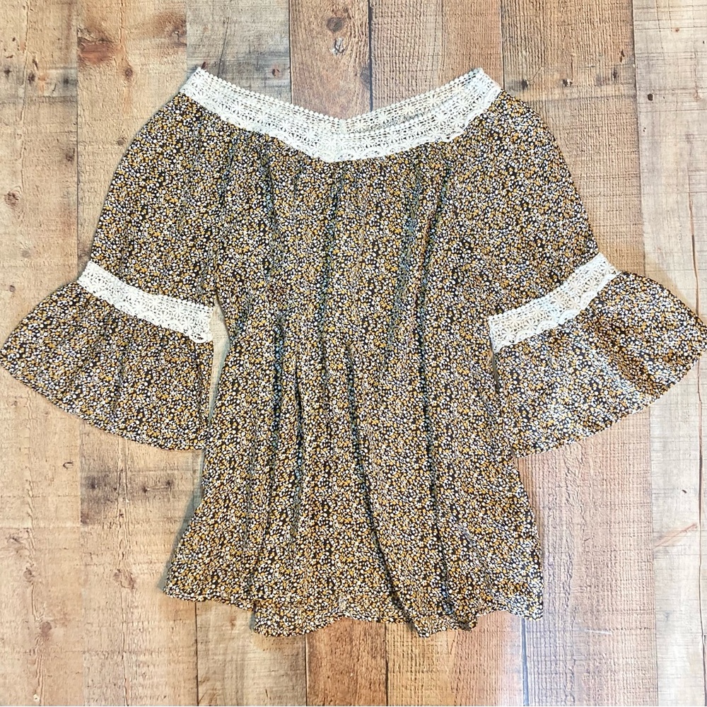Easel Mustard Floral Crochet Lace Trim Bell Sleeve Boho Blouse‎ Small
